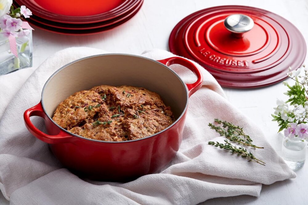 LE CREUSET Panela de Ferro Signature Vermelha 20CM - Image 5