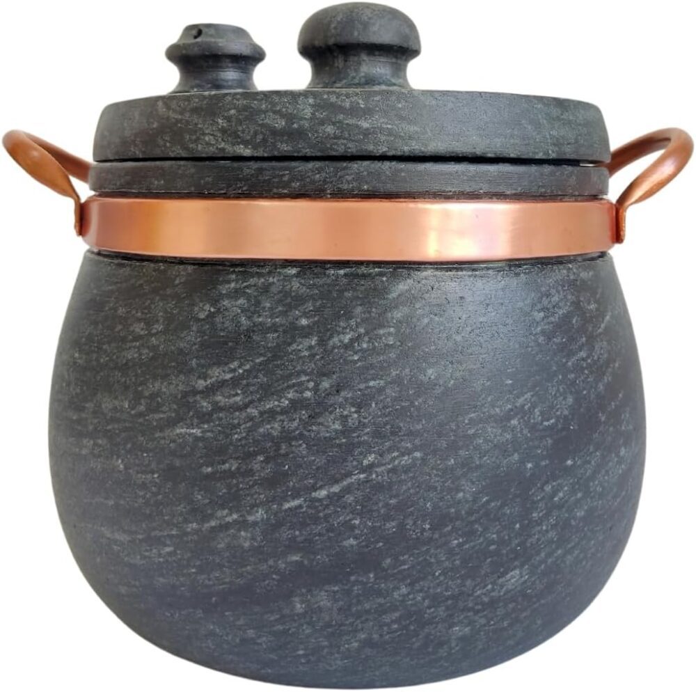 Panela de Pedra Sabão com Detalhes em Cobre, Capacidade Gran...