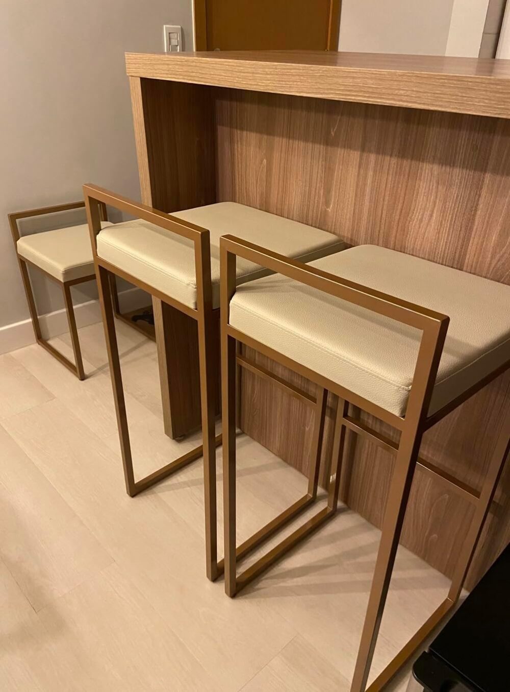 Banqueta Estilo Industrial Luxo Confortável (60cm, Dourado) - Image 5