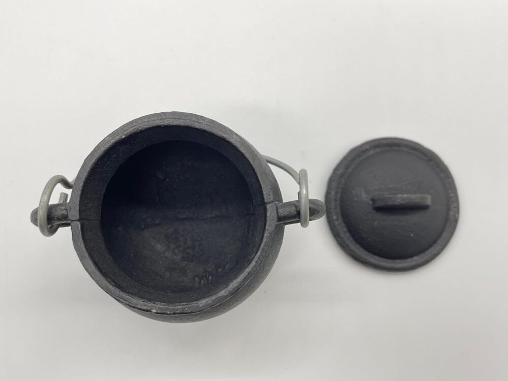 Caldeirão de ferro fundido simples de 7,6 cm com tampa e alç... - Image 8
