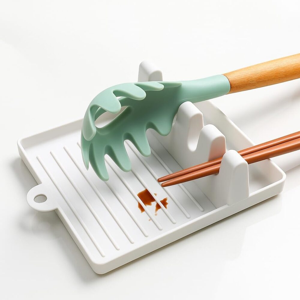 Análise prática do descanso de colher e tampa de panela: funcionalidade e durabilidade.