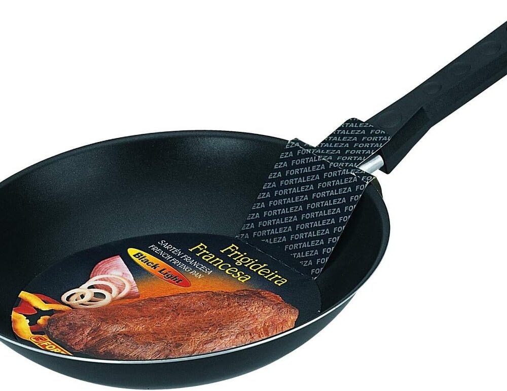 Análise prática da frigideira francesa de alumínio preto Fortaleza 26: desempenho e durabilidade no dia a dia.