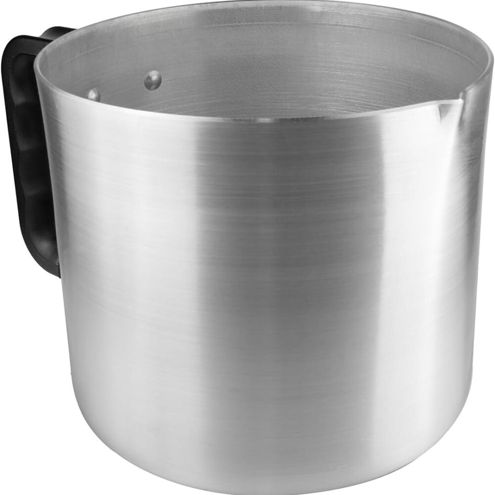 Análise prática da caneca grande em alumínio para uso diário.