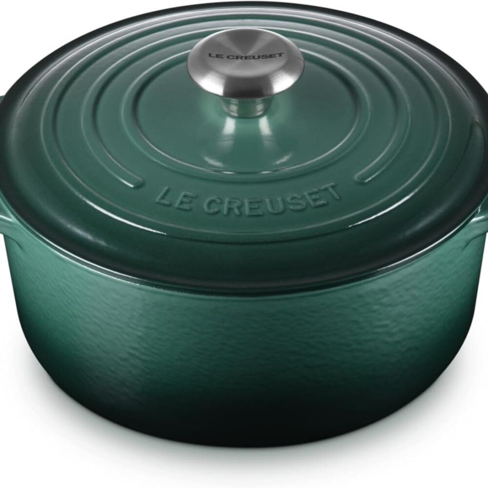 Análise prática da panela Le Creuset 24cm: durabilidade e desempenho em preparos cotidianos.