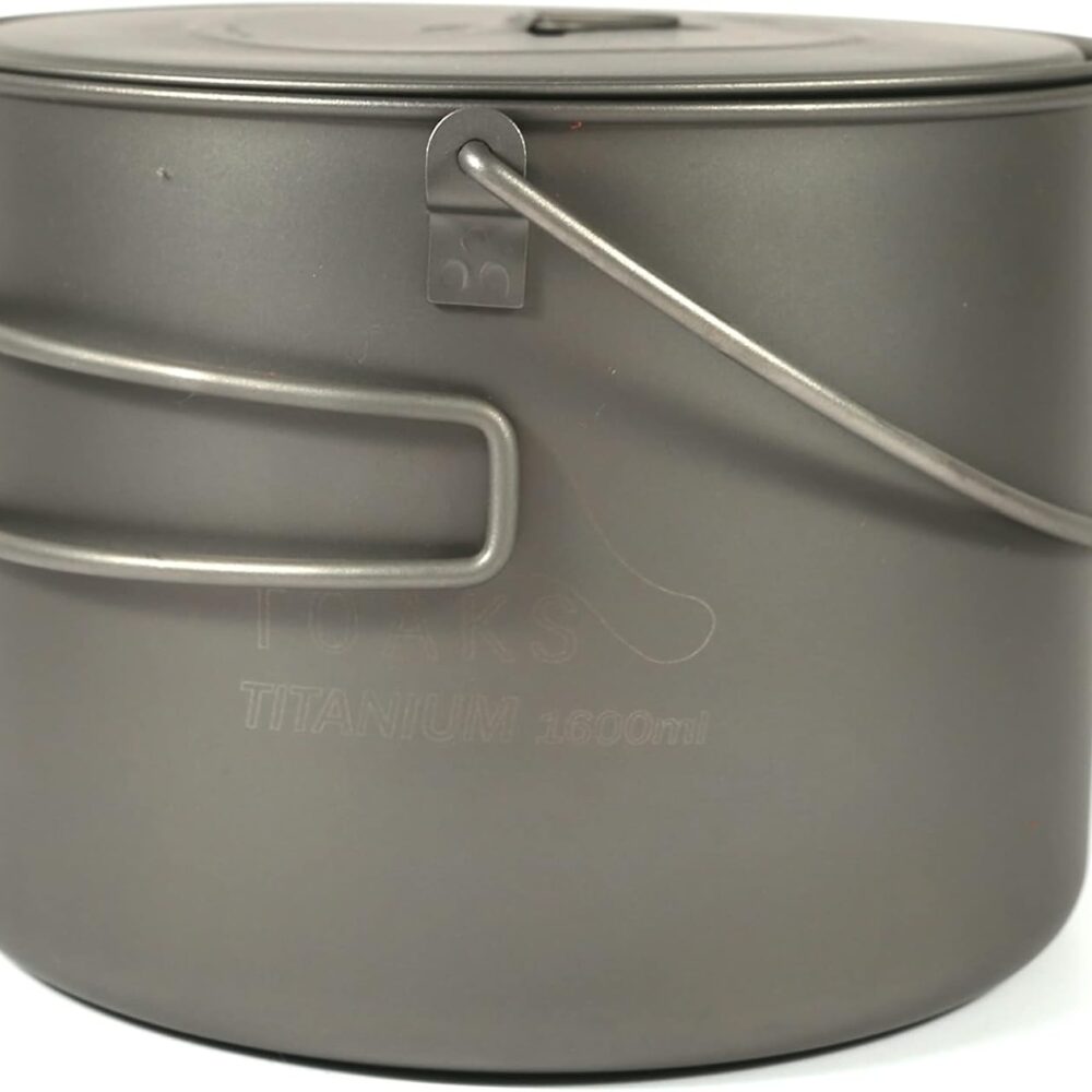 Análise prática da panela de titânio Toaks: leveza e durabilidade em uso diário.