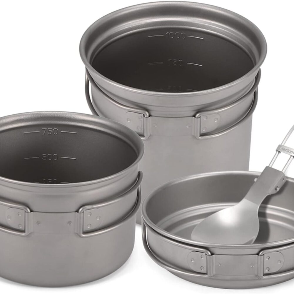 Análise prática do conjunto de panelas de titânio para camping: qualidade e durabilidade em uso.