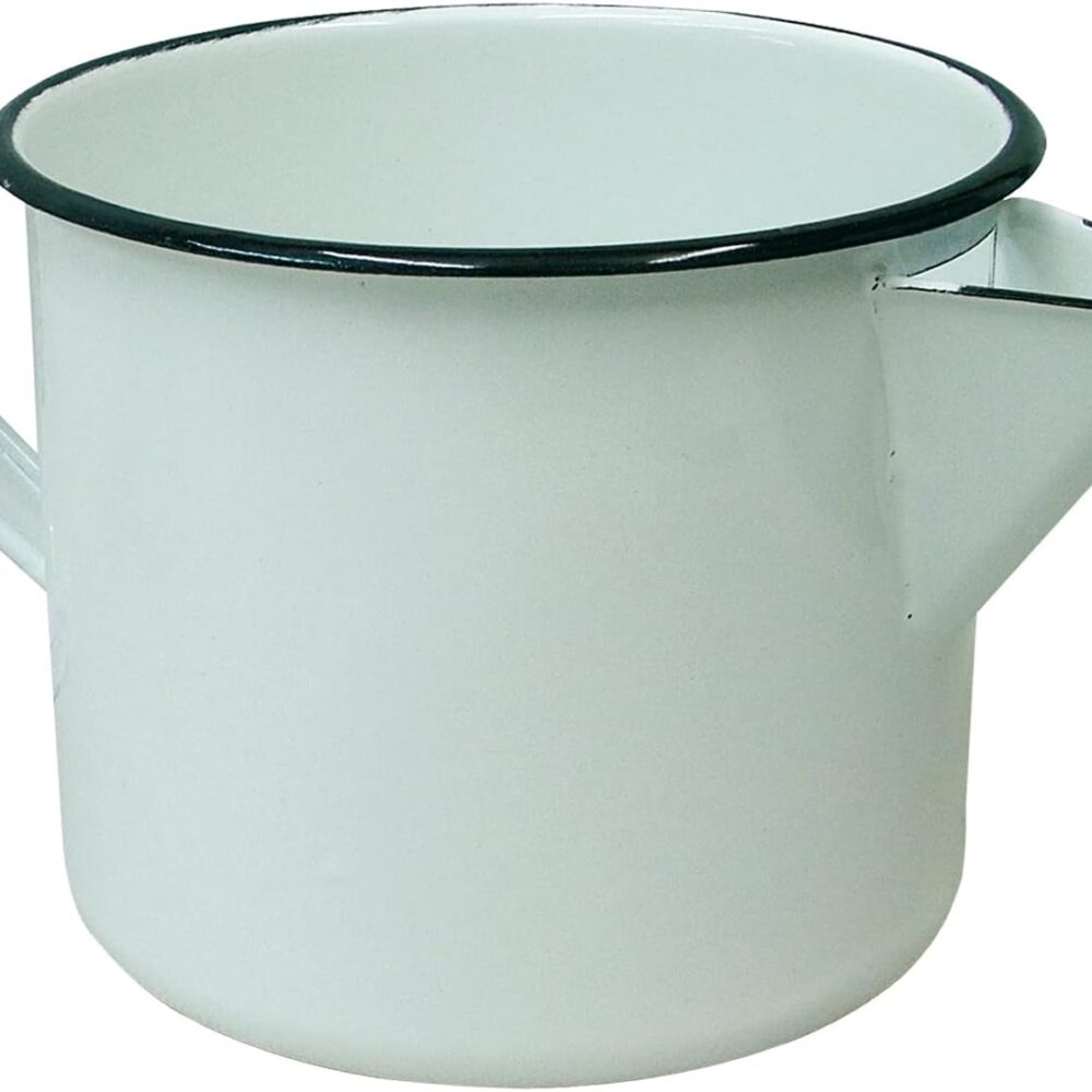 Análise prática da caneca leiteira esmaltada: funcionalidade e durabilidade após uso diário.