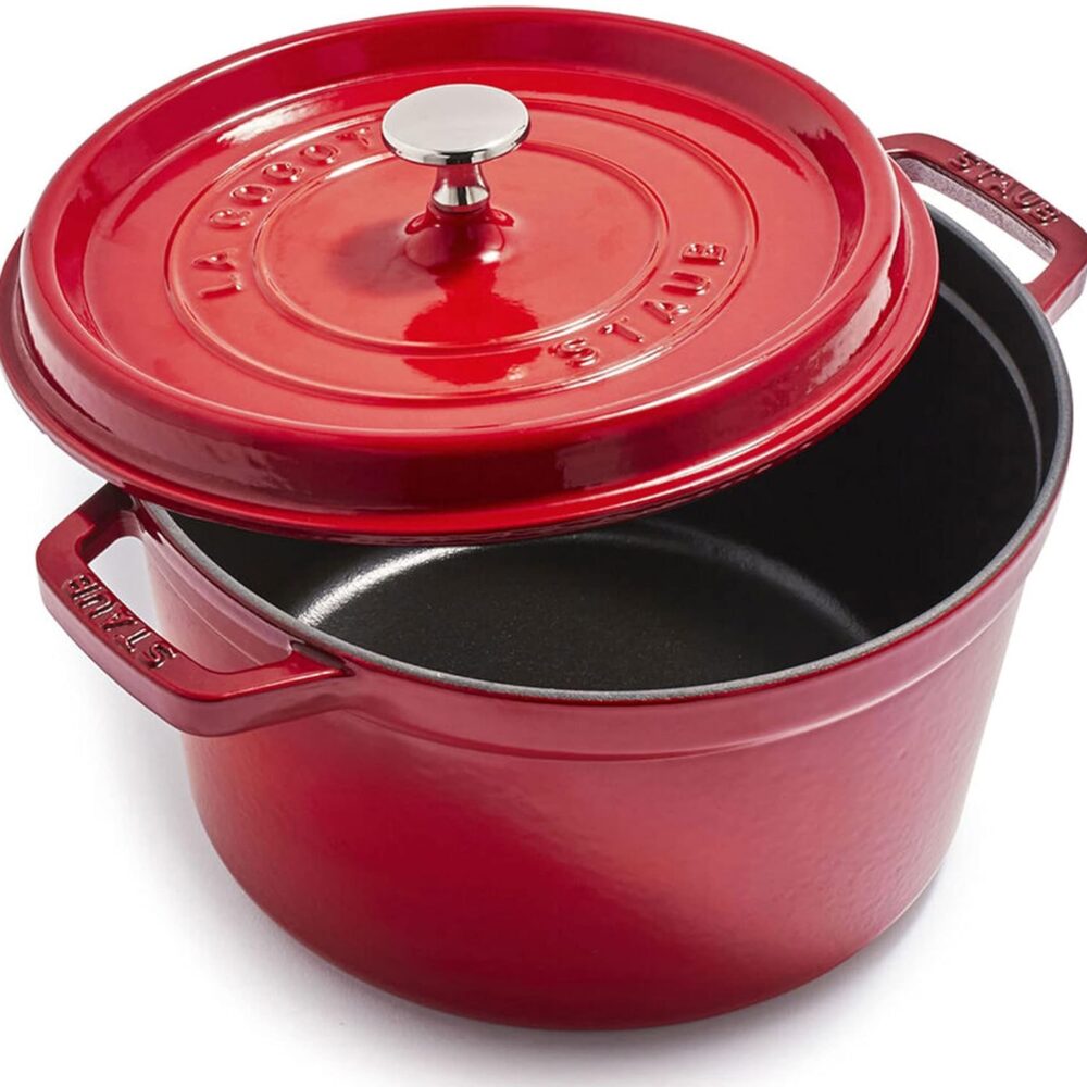 Análise prática do Staub Cocote de ferro fundido 5 litros: durabilidade e desempenho no uso diário.