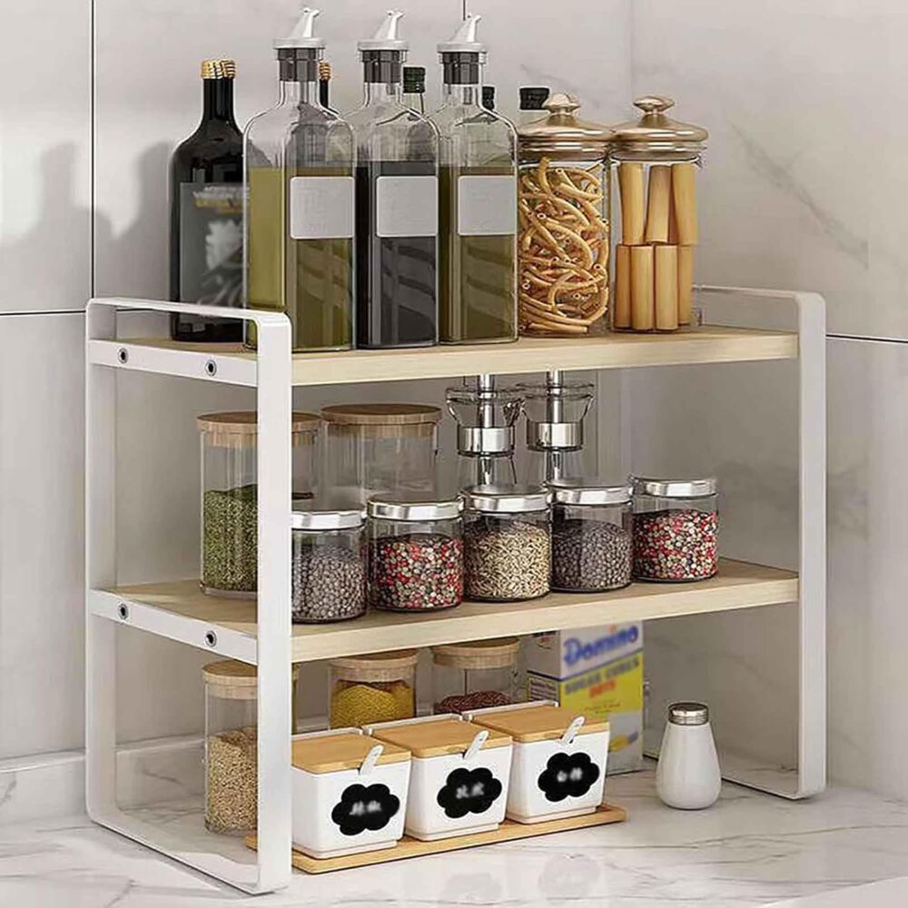 Prateleira de cozinha multicamadas: análise prática de organização e espaço após uso diário.